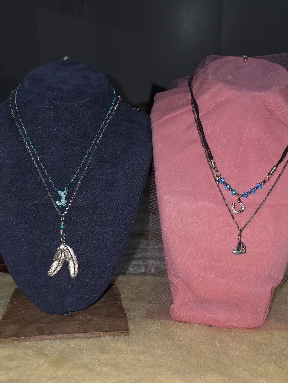 4 Beautiful Necklaces.. Vintage & Modern - Picture 2 of 7